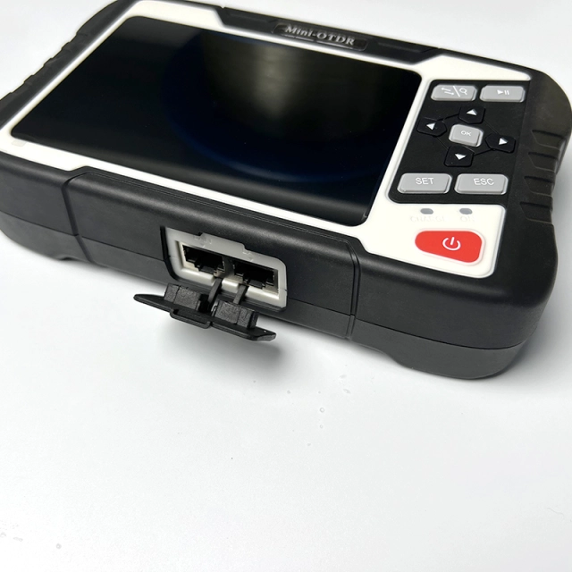 FC1500 Mini-OTDR with RJ45 ports